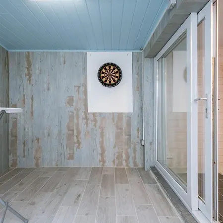 Huswell - Beautiful And Spacious Vacation With Parking 펜션 *