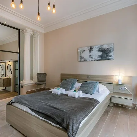 Huswell - Beautiful And Spacious Vacation With Parking *