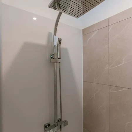 Semesterbostad Huswell - Beautiful And Spacious Vacation With Parking