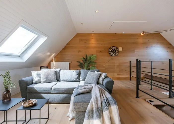 Huswell - Beautiful And Spacious Vacation With Parking *