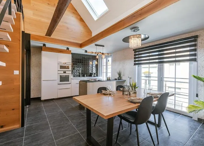 Huswell - Beautiful And Spacious Vacation With Parking *