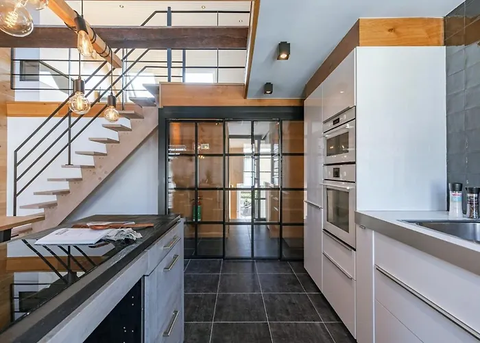 Huswell - Beautiful And Spacious Vacation With Parking בית נופש