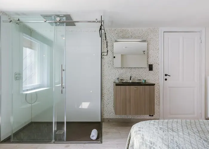 Huswell - Beautiful And Spacious Vacation With Parking Hébergement de vacances *